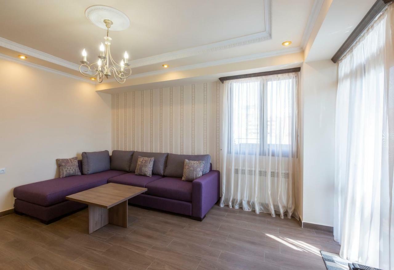 יירבאן Umba Apartment N3 - Balcony And Mount Ararat View מראה חיצוני תמונה