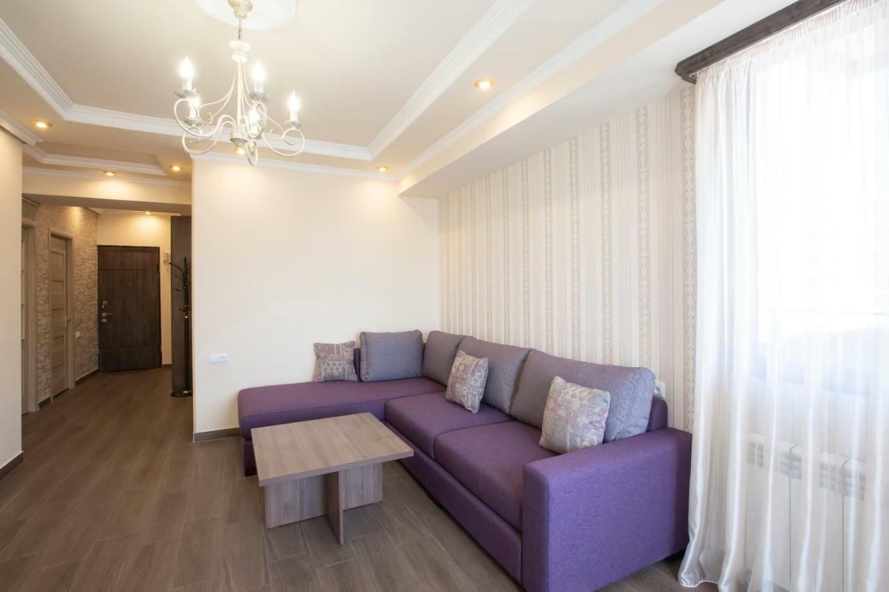 יירבאן Umba Apartment N3 - Balcony And Mount Ararat View מראה חיצוני תמונה